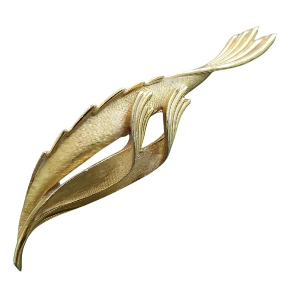 Trifari Rare Gold Tone Wheat Leaf Signed Stamped Vintage Brooch Pin